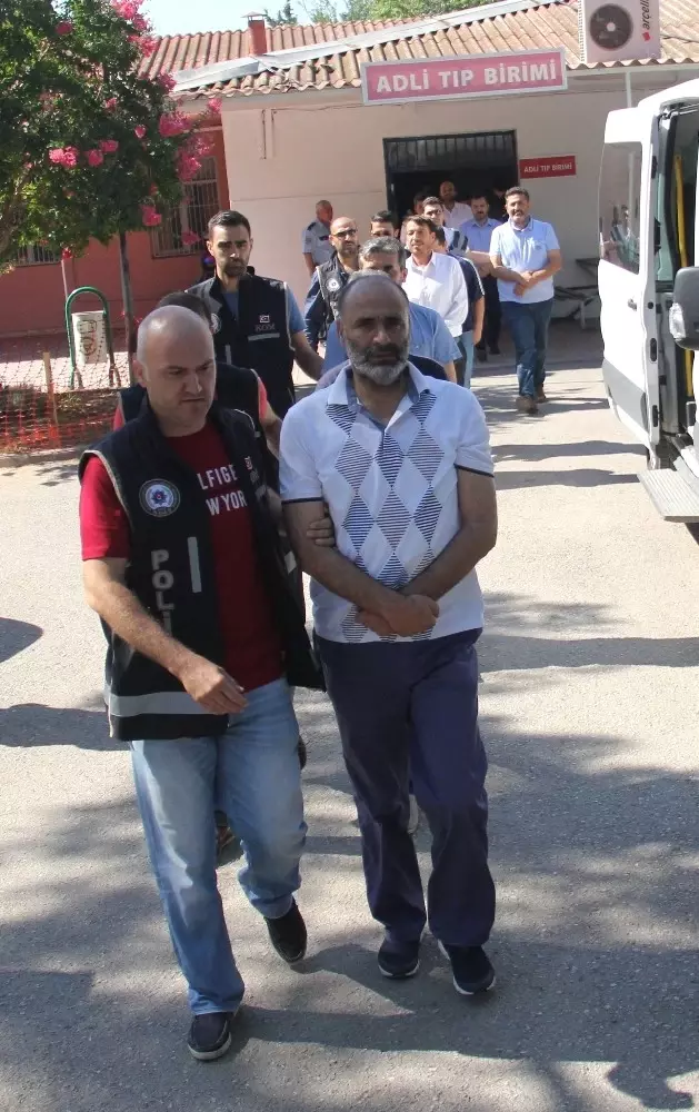 Fetö'den Adliyeye Sevk Edilen 11 Polisten 2'si Tutuklandı