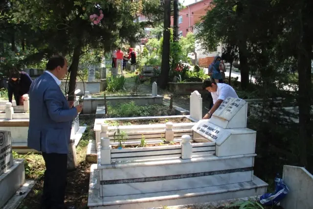 Gülüç'te Mezarlıklarda Kur'an-ı Kerim Okutuldu Gülüç'te Mezarlıklarda Kur'an-ı Kerim Okutuldu