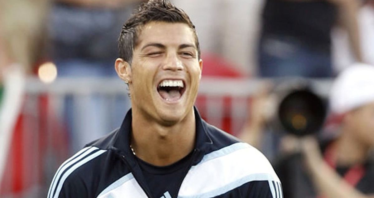 İrlanda Ekibi Shountrade, Ronaldo'ya 2004 Model Arabayla Transfer Teklifi Yaptı