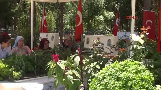 Adana Şehit Annesi Mezar Başında Ağıt Yaktı