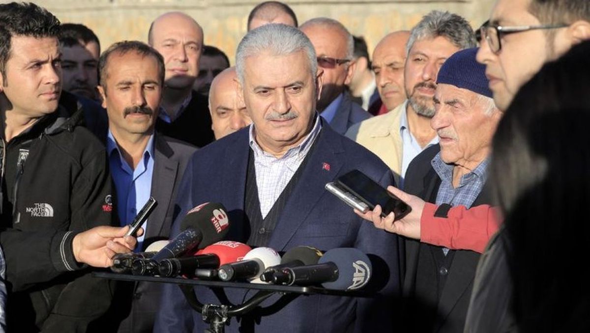 Başbakan'dan Bayram Namazı Çıkışı Birlik Mesajı