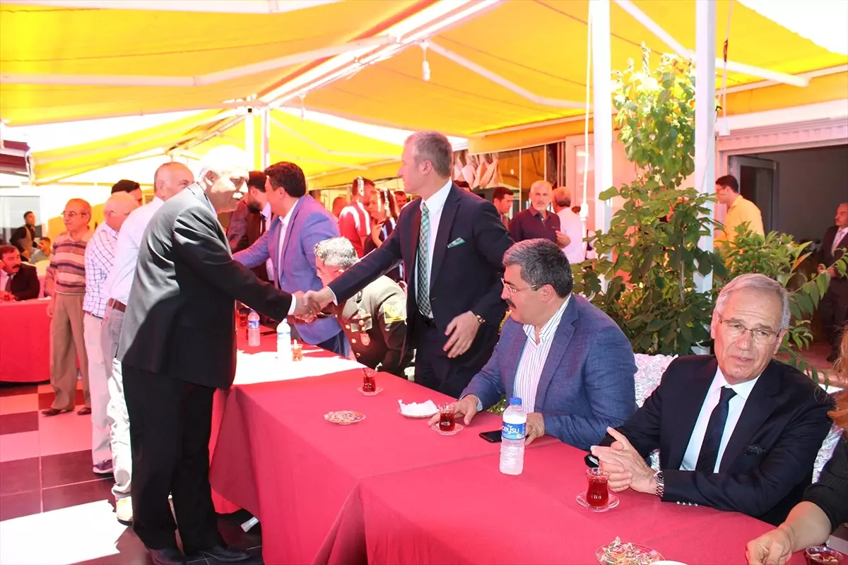 Dinar'da Bayramlaşma Merasimi