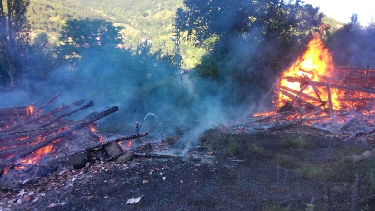 Kastamonu'da Üç Aile Bayram Günü Evsiz Kaldı