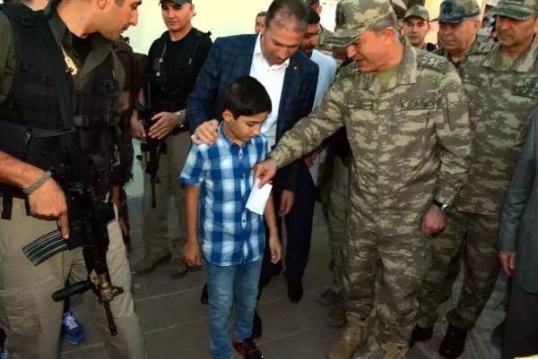 Orgeneral Akar, Bayram Namazını Tillo'da Kıldı Orgeneral Akar, Bayram Namazını Tillo'da Kıldı
