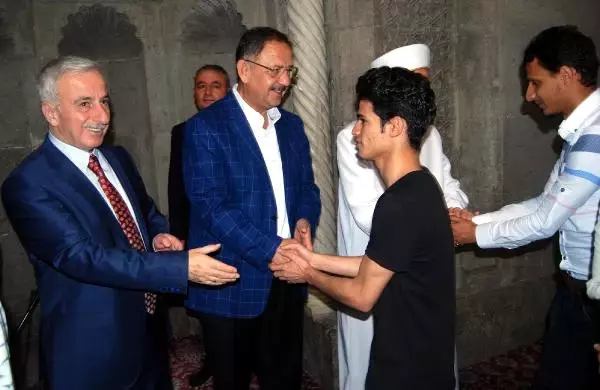 Özhaseki: İslam Alemi Kendi Haline Bırakılsa Barış Dünyası Olur Özhaseki: İslam Alemi Kendi Haline Bırakılsa Barış Dünyası Olur