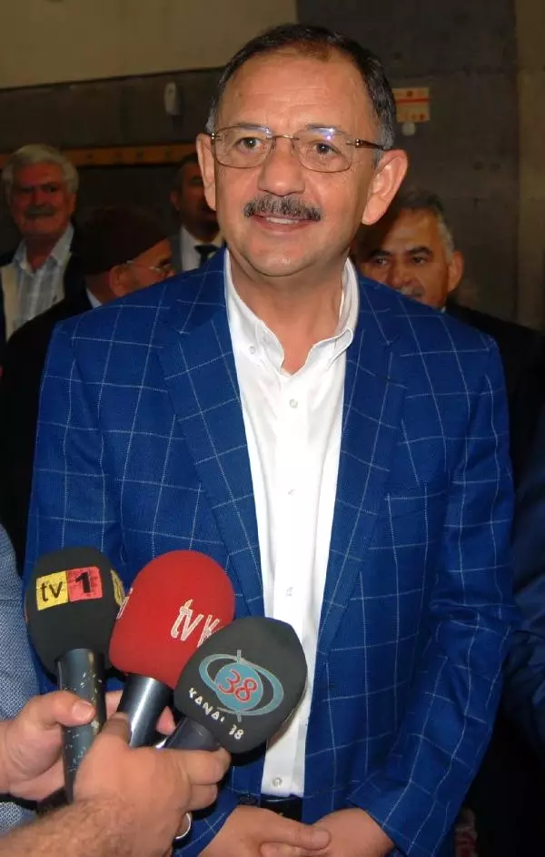 Özhaseki: İslam Alemi Kendi Haline Bırakılsa Barış Dünyası Olur Özhaseki: İslam Alemi Kendi Haline Bırakılsa Barış Dünyası Olur