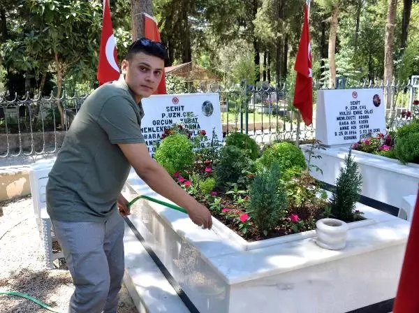 Şehit Annesi Mezar Başında Ağıt Yaktı