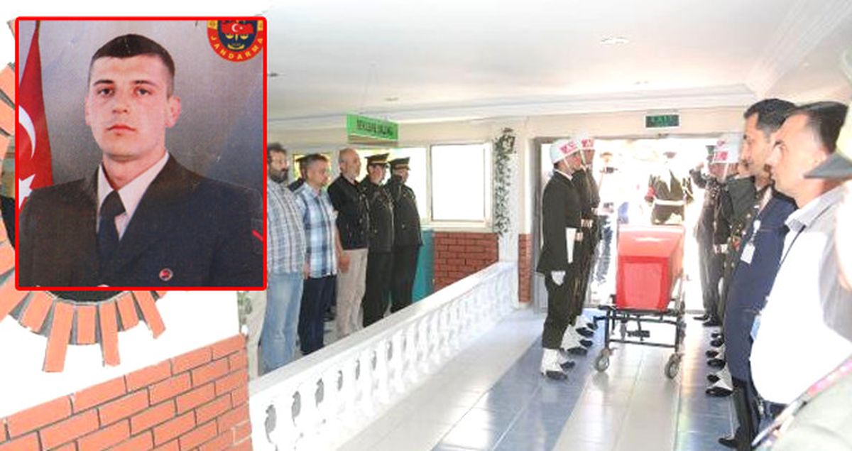 Sivas'ta Göreve Giden Askerlerin Bulunduğu Özel Araç Devrildi: 1 Şehit, 5 Yaralı