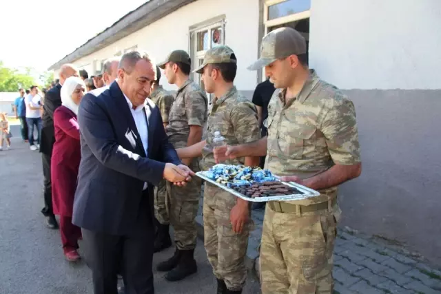 AK Parti Muş Milletvekili Şimşek Varto da Bayramlaştı AK Parti Muş Milletvekili Şimşek Varto da Bayramlaştı