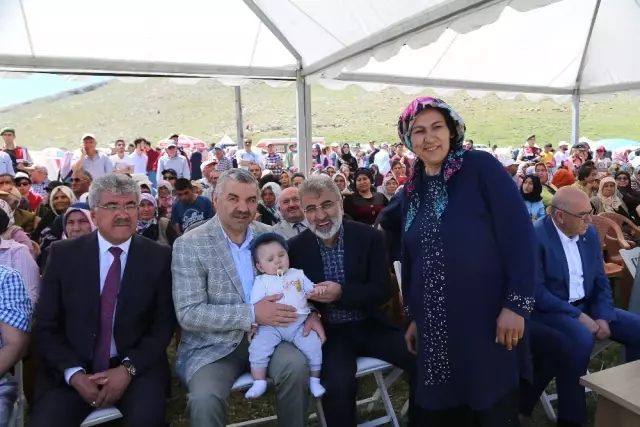 Başkan Çelik, Akkışla Yoğurt Festivali'nde İlçeye Yapılan Yatırımları Anlattı Başkan Çelik, Akkışla Yoğurt Festivali'nde İlçeye Yapılan Yatırımları Anlattı