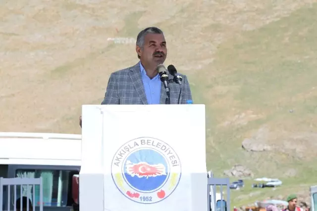 Başkan Çelik, Akkışla Yoğurt Festivali'nde İlçeye Yapılan Yatırımları Anlattı Başkan Çelik, Akkışla Yoğurt Festivali'nde İlçeye Yapılan Yatırımları Anlattı