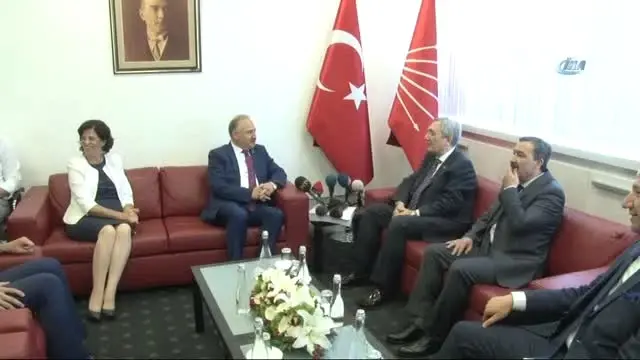 CHP Heyetinden MHP'ye Bayram Ziyareti CHP Heyetinden MHP'ye Bayram Ziyareti