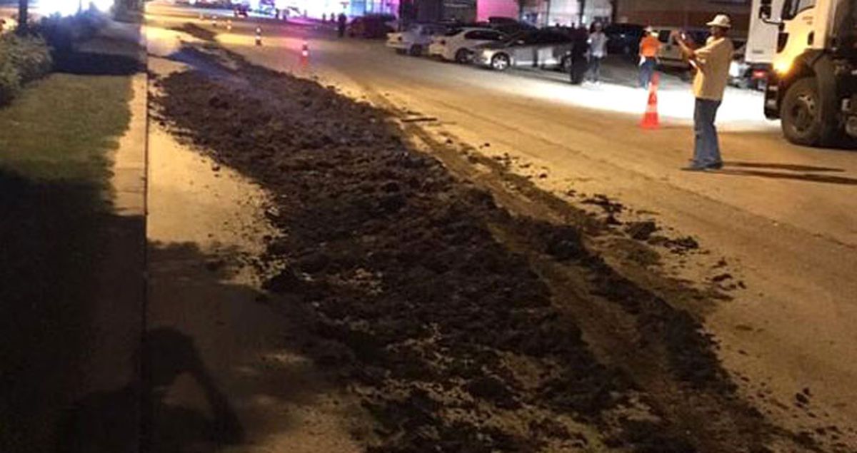 Kılıçdaroğlu'nun Konaklayacağı Yerin Önüne Bir Kamyon Gübre Döküldü