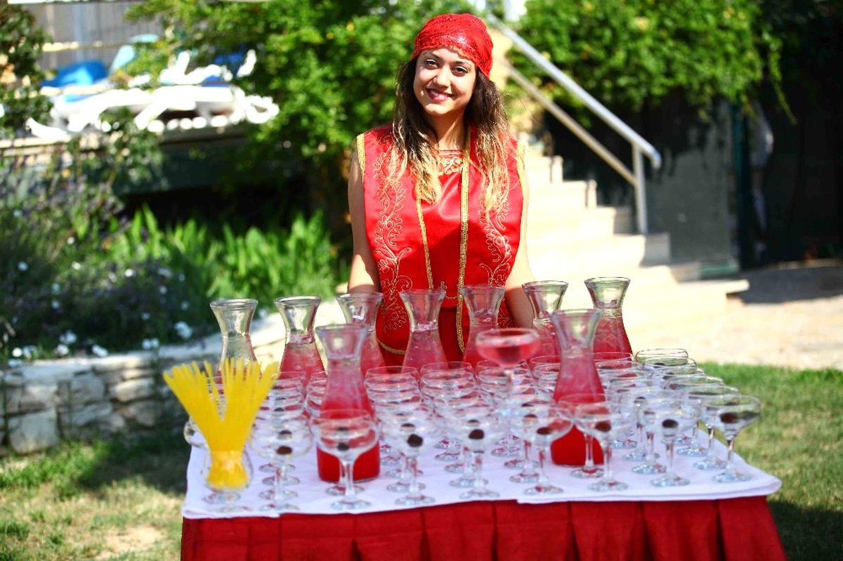 Kuşadası'nda Yetişen Meyveler Festivallerle Turistlere Tanıtılıyor