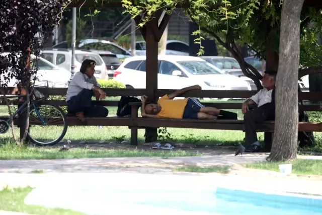 Adana'da Ölümüne Serinlik Adana'da Ölümüne Serinlik