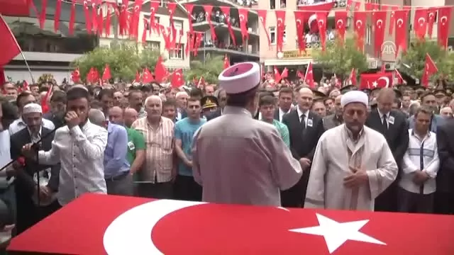 Jandarma Onbaşı Sinan Hamza Son Yolculuğuna Uğurlandı Jandarma Onbaşı Sinan Hamza Son Yolculuğuna Uğurlandı