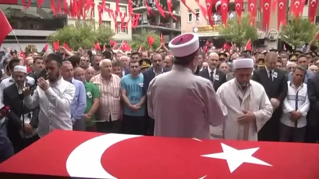 Jandarma Onbaşı Sinan Hamza Son Yolculuğuna Uğurlandı Jandarma Onbaşı Sinan Hamza Son Yolculuğuna Uğurlandı