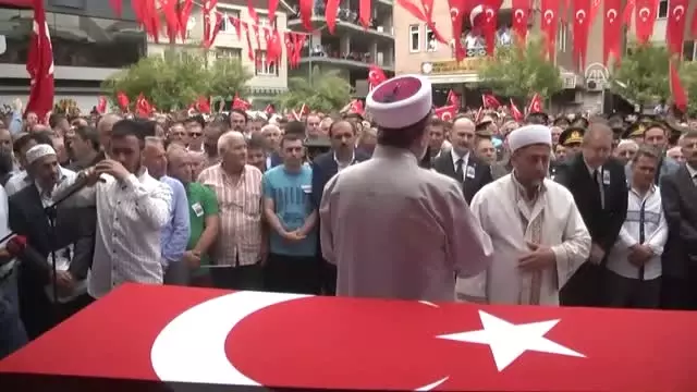 Jandarma Onbaşı Sinan Hamza Son Yolculuğuna Uğurlandı Jandarma Onbaşı Sinan Hamza Son Yolculuğuna Uğurlandı