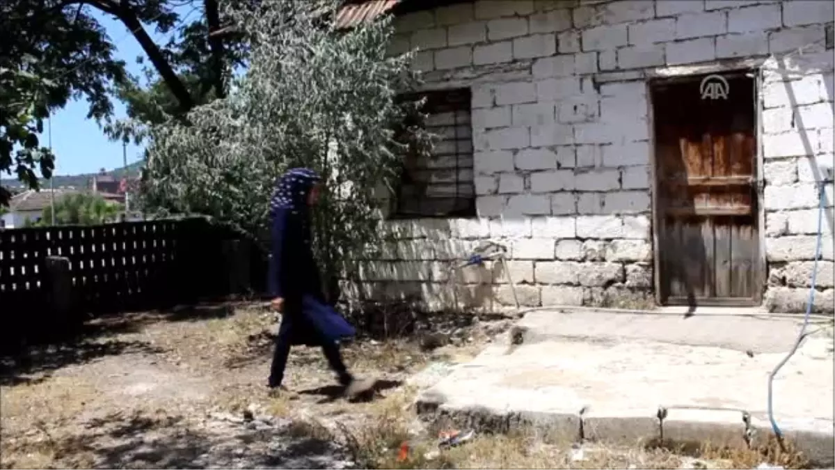 Suriyeli Genç Sığınmacı Komşu Tavsiyesiyle Bakır Işlemecisi Oldu - Hatay