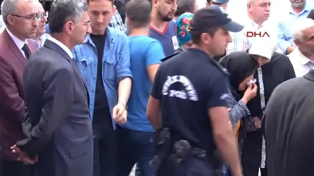 Trabzon Şehit Jandarma Onbaşı Sinan Hamza'nın Cenazesi Trabzon'da Trabzon Şehit Jandarma Onbaşı Sinan Hamza'nın Cenazesi Trabzon'da