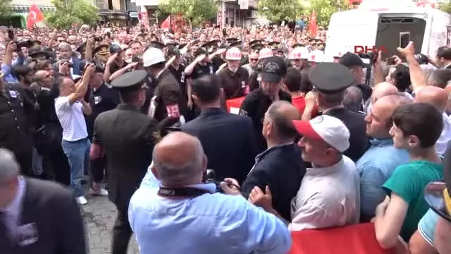 Trabzon Şehit Jandarma Onbaşı Sinan Hamza'nın Cenazesi Trabzon'da Trabzon Şehit Jandarma Onbaşı Sinan Hamza'nın Cenazesi Trabzon'da