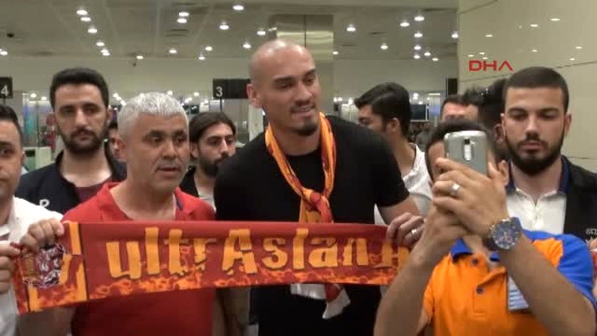 Maicon, İstanbul'a Geldi