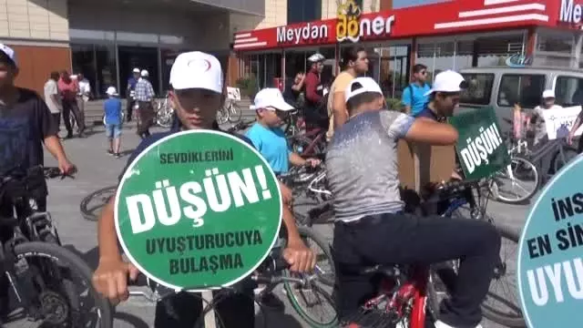 Uyuşturucuyla Mücadele İçin Pedal Çevirdiler Uyuşturucuyla Mücadele İçin Pedal Çevirdiler