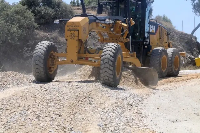 Aydın Büyükşehir Belediyesi Söke'de Asflat Sezonuna Hızlı Girdi Aydın Büyükşehir Belediyesi Söke'de Asflat Sezonuna Hızlı Girdi