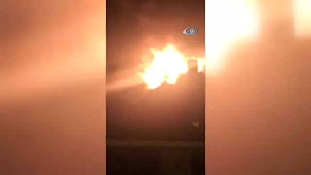 Beykoz'da Gecekondu Alev Alev Yandı Beykoz'da Gecekondu Alev Alev Yandı