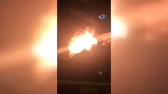 Beykoz'da Gecekondu Alev Alev Yandı Beykoz'da Gecekondu Alev Alev Yandı