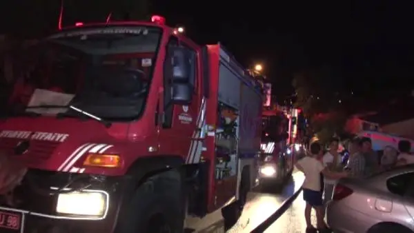 Beykoz'da Korkutan Gecekondu Yangını Beykoz'da Korkutan Gecekondu Yangını