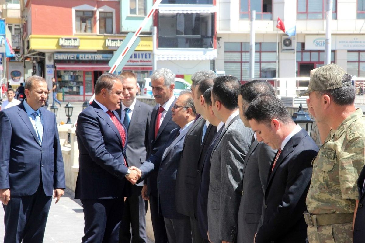 Kilis Valisi Tekinarslan Görevine Başladı