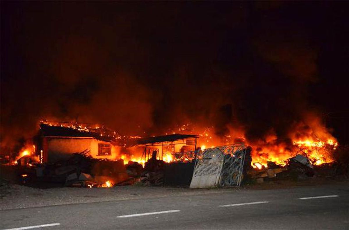 Kütahya'da Uzun Gece! İş Adamı Öldürüldü, Dükkanlar Kundaklandı