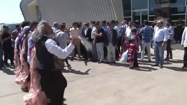 Trabzonspor Heyeti, Şehit Kaymakam Safitürk Anısına Fidan Dikti Trabzonspor Heyeti, Şehit Kaymakam Safitürk Anısına Fidan Dikti