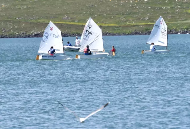 Çıldır Gölü'nde 'Su Sporları Şenlikleri' Çıldır Gölü'nde 'Su Sporları Şenlikleri'