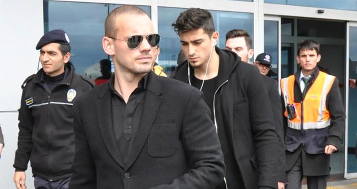 Galatasaraylı Sneijder, Sözleşmesini Feshetmek İçin Salı Günü Kulüple Görüşecek