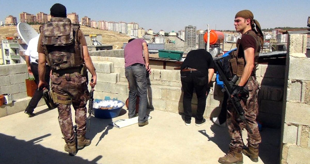 Gaziantep'te Bombalı Poşet İhbarı Polisi Alarma Geçirdi