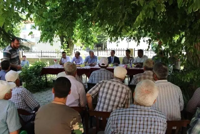 Karamanca'da Halk Toplantısı