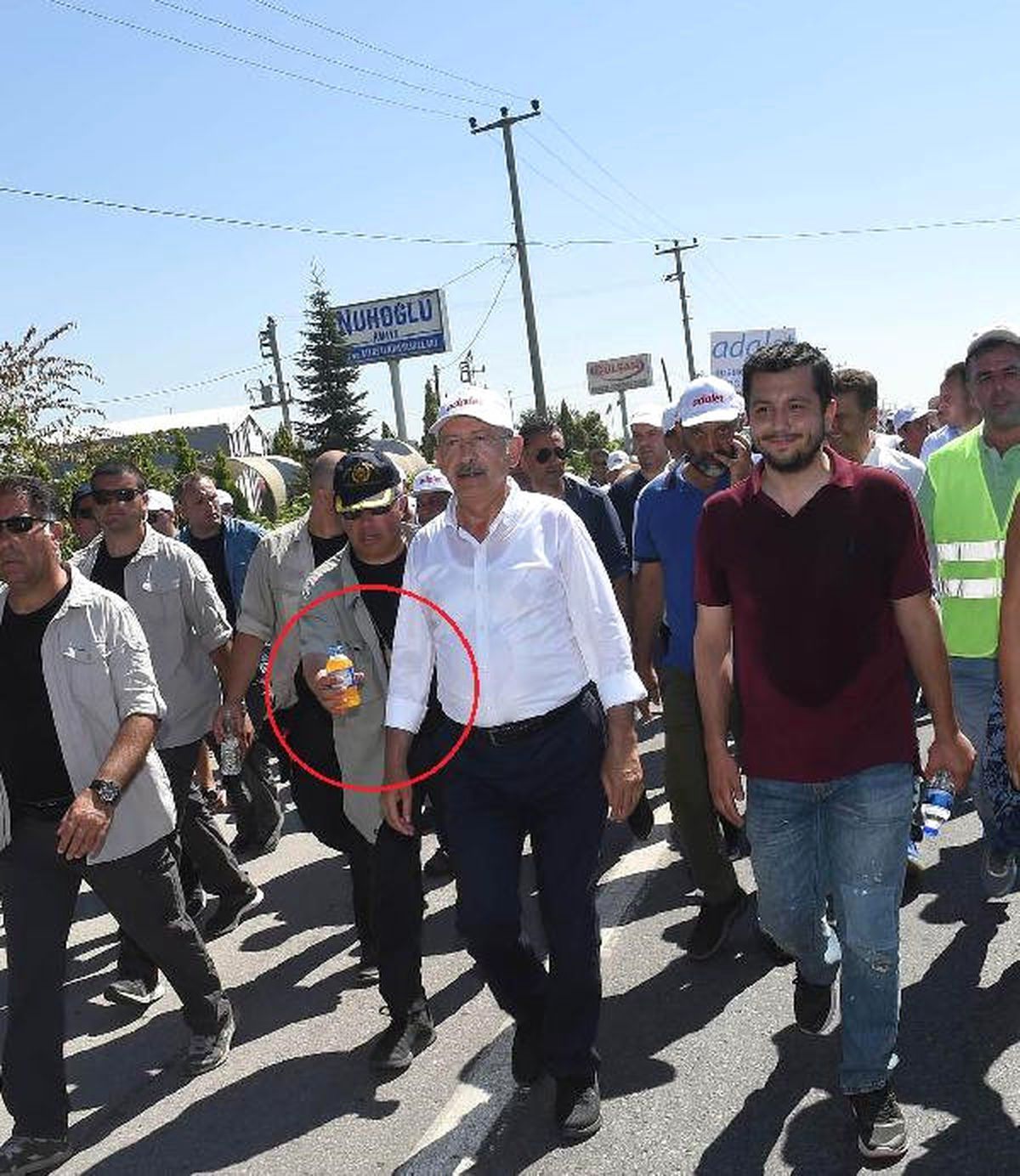 'Adalet Yürüyüşü'nün 17. Gününe Giren Kılıçdaroğlu'nu Taze Portakal Suyu Ayakta Tutuyor