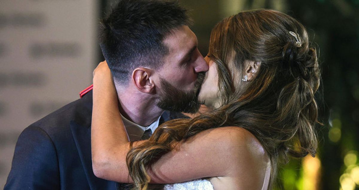 Lionel Messi, Çocuklarının Annesi Roccuzzo'yla Evlendi