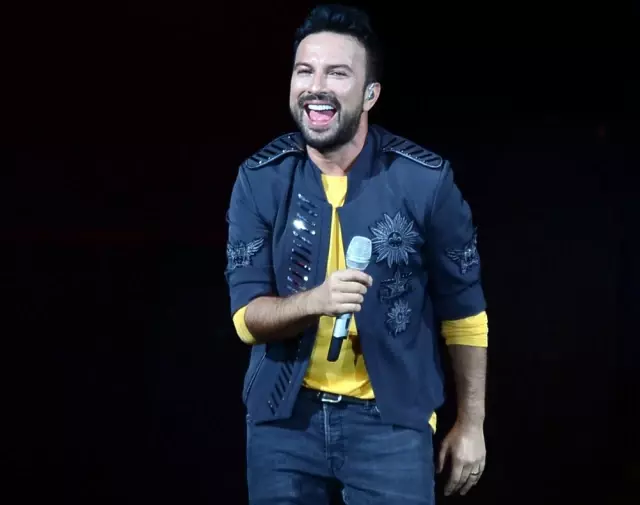 Tarkan'dan 'Açıkhava'da Muhteşem Konser Tarkan'dan 'Açıkhava'da Muhteşem Konser