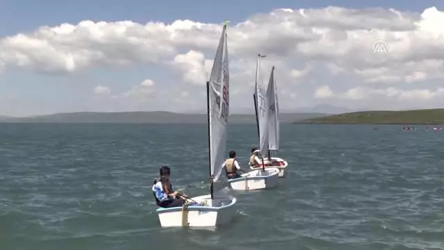 Çıldır Gölü'nde 'Su Sporları Şenlikleri' Çıldır Gölü'nde 'Su Sporları Şenlikleri'