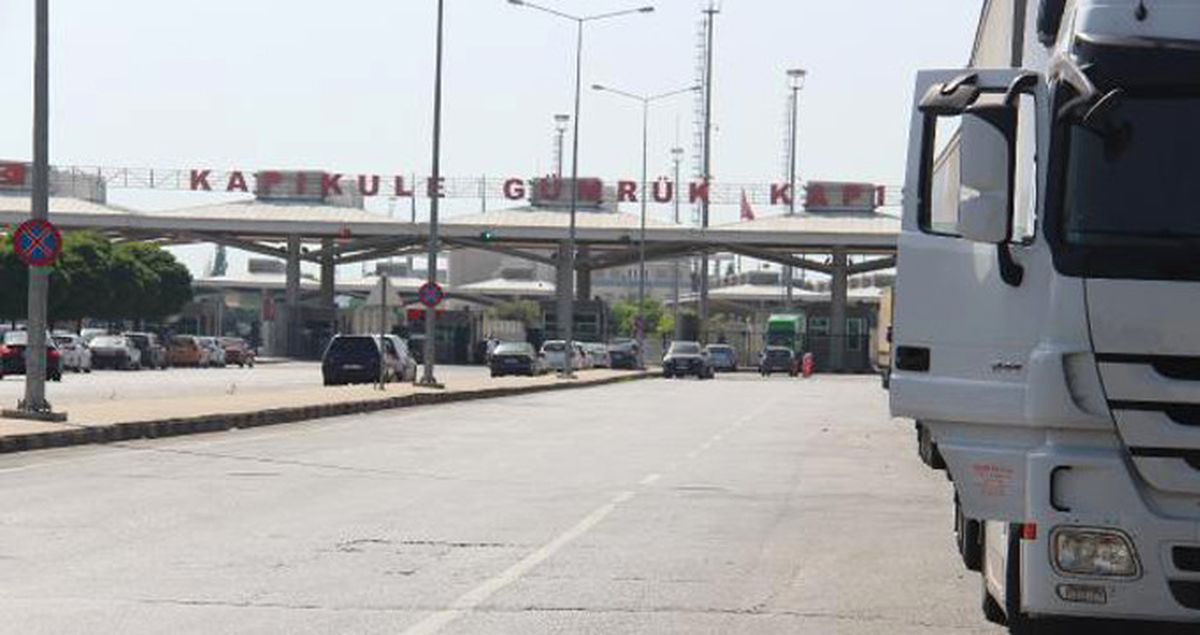 Edirne'de TIR Dorsesinde Havasız Kalan Kaçaklardan 1'i Öldü