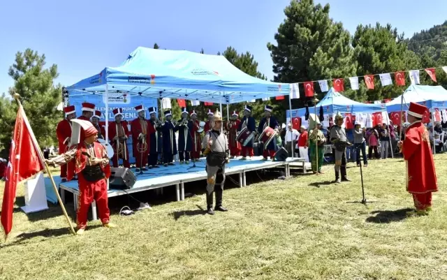 Muhtarlar Çocuklar Gibi Eğlendi Muhtarlar Çocuklar Gibi Eğlendi