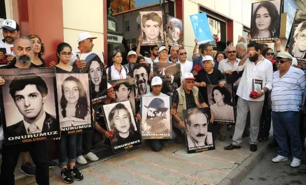 Sivas Olayları'nın Kurbanları 24'üncü Yıldönümünde Anıldı (2) Sivas Olayları'nın Kurbanları 24'üncü Yıldönümünde Anıldı (2)