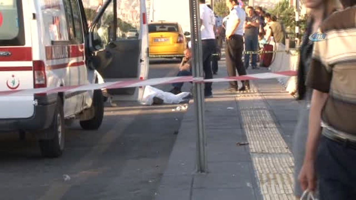 Başkentte Taksici Kavgası Kanlı Bitti: Meslektaşını Vurup Kaçtı