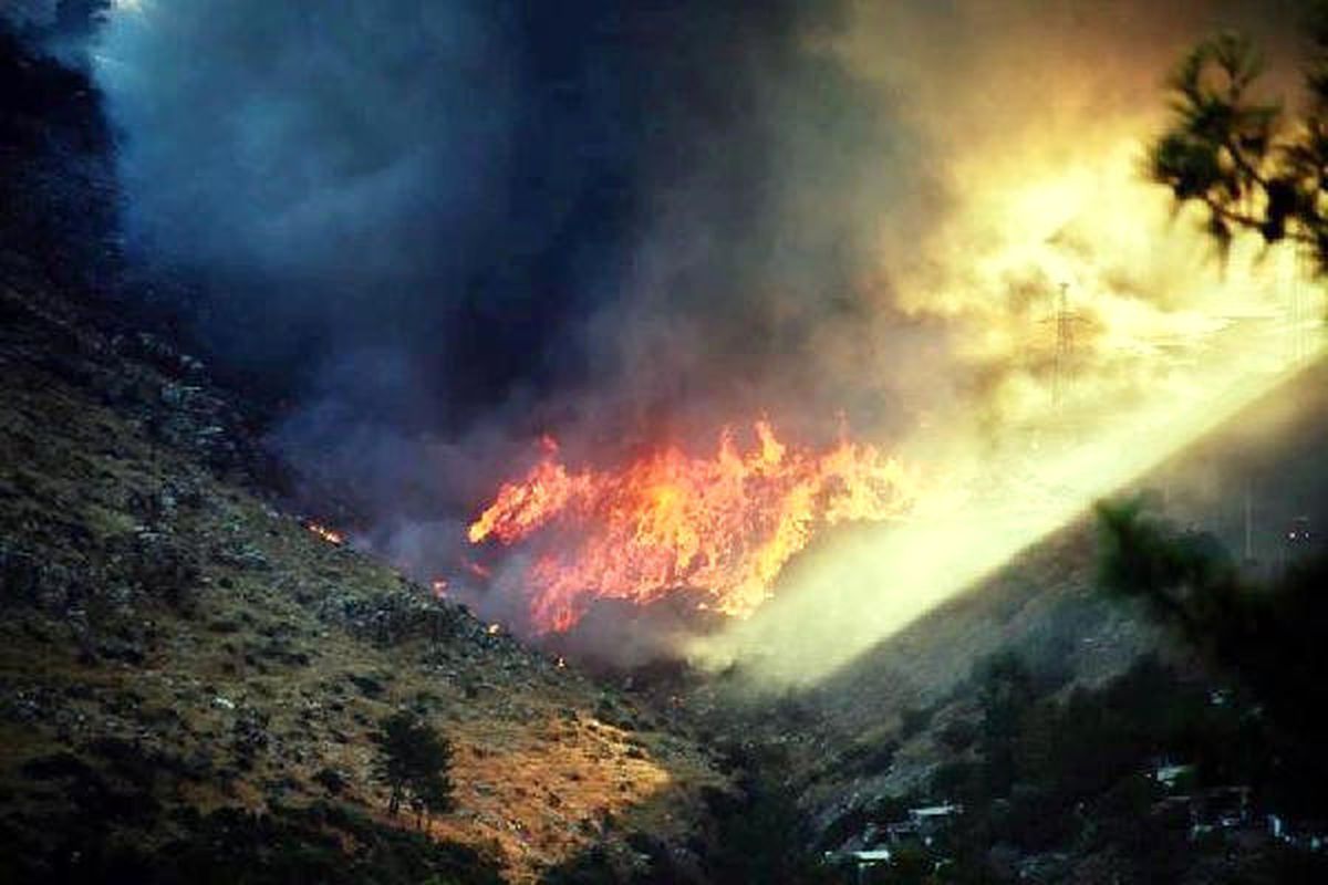 Bodrum'da Gökyüzünü Siyaha Boyayan Çöplük Yangını Kontrol Altına Alındı