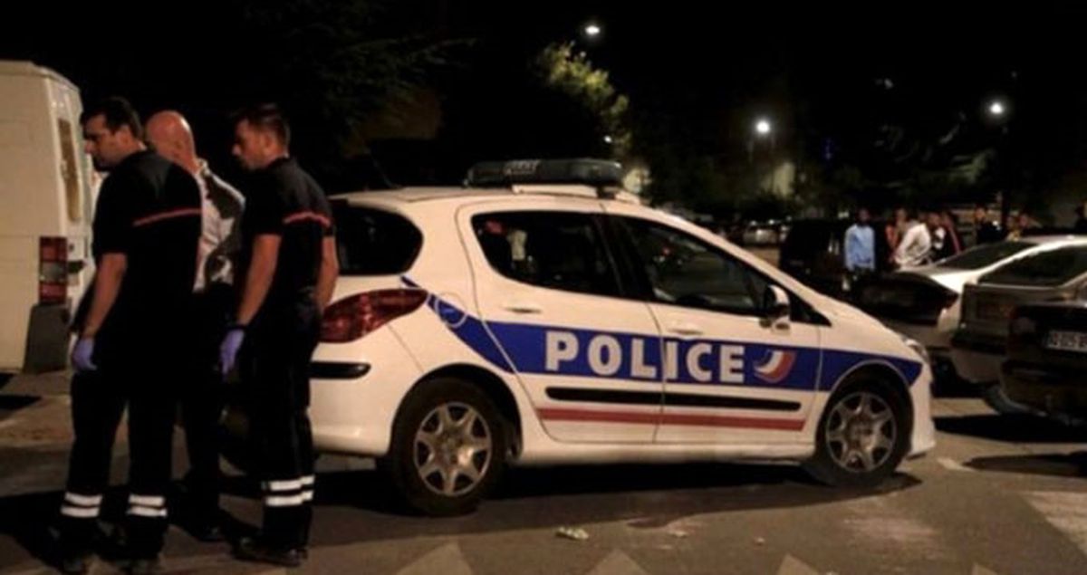 Fransa'da Cami Önünde Silahlı Saldırı: 8 Yaralı