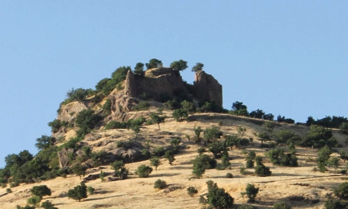 Kormas Kalesi'nden Geriye Kalıntılar Kaldı