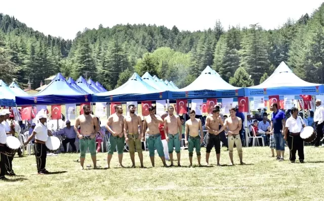 Muhtarlar Çocuklar Gibi Eğlendi Muhtarlar Çocuklar Gibi Eğlendi
